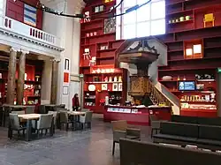 Interieur (entreehal)