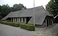 Boerderij met woondeel aangebouwd aan nr. 1