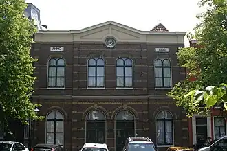 Het logegebouw