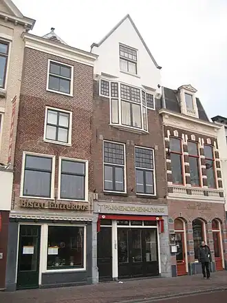 geheel rechts: Oudt Leyden (2014)