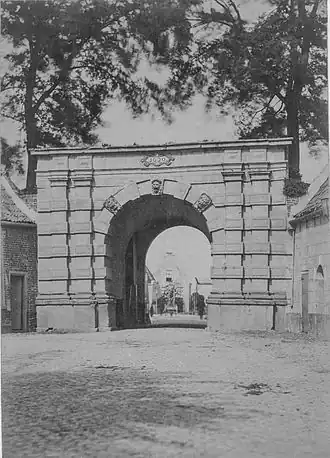 Binnenzijde van de Steentilpoort (Von Kolkow, 1874)