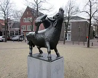 Stier met vrouw, Westzijde, Zaandam