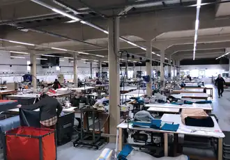 Het stikatelier van De Kemphaan behoort tot een van de grotere van België.