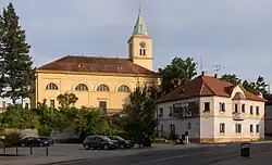 Kerk: de kostel sv. Máří Magdaleny