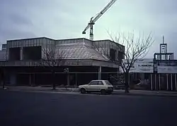 Bouw van het metrostation en winkelcentrum in 1986