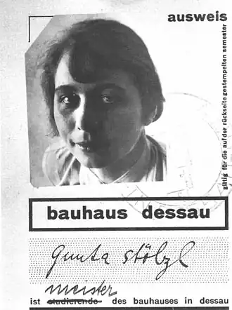 ID-kaart van Gunta Stölz aan het Bauhaus Dessau