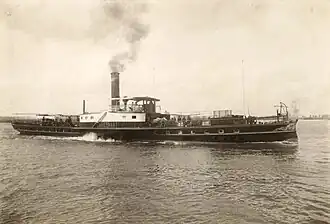 1883 - 1933, raderstoomboot Quakernaat, gebouwd op de werf van L. Smit & Zn. (Fop Smit) te Kinderdijk. Afmetingen: 53.80 * 11.45 m.