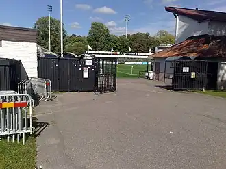 Uitzicht richting het voetbalveld.