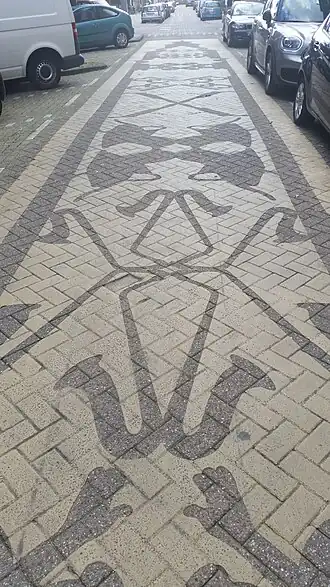 Het kleed ter hoogte van de saxofoons (september 2019)