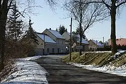 Toegangsweg tot het dorp