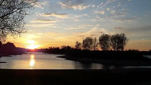 Zonsondergang op het strand Giesbeek (bij de Giese Kop)