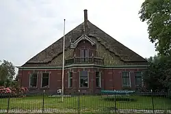 Boerderij met dakspiegel te Hoogkarspel, Streekweg 20.