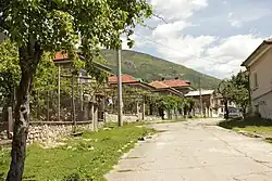 Een straat in het dorp