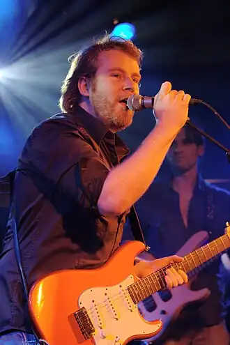 Ed Struijlaart tijdens een optreden van de Stud Muffins