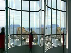 Vatnasafn, de spiegelende installatie van Roni Horn