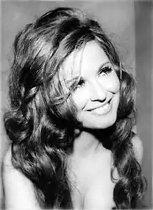 Soad Hosny in Khali Balak Min Zoozoo (1972)