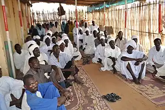 Bewoners van het vluchtelingenkamp Abu Shouk in Noord-Darfur in september 2009. In dit kamp verbleven meer dan 80.000 mensen van bijna alle etnische groepen in Darfur.