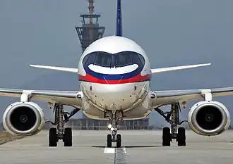 Een Soechoj Superjet 100 op de Internationale Luchthaven Naypyidaw, twee dagen voor een fatale crash.