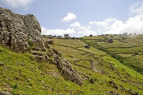 Een zomerdorp in Çaykara