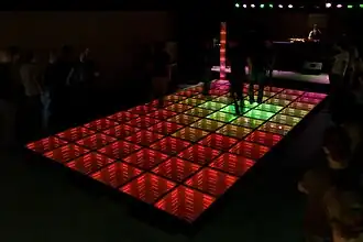 De 'Sustainable Dance Floor' naar een ontwerp van Daan Roosegaarde