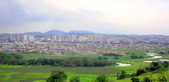 Uitzicht op Suzano en de rivier de Tietê