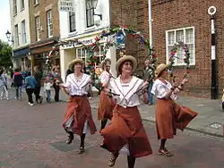 Morris dance tijdens Mayday in Kent