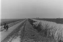 Fietspad het Swettepaad langs de Zwette en de Kramersmolen en de Molen Hoogland