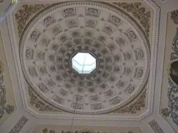 Kijkje in de dakruiter van de kerk van de Zwarte Madonna van Częstochowa in Mońki (Polen)