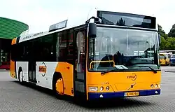 Standaardwagen van Syntus bij de garage te Doetinchem.