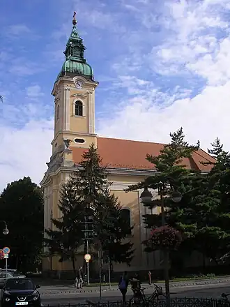 De façade van de kerk