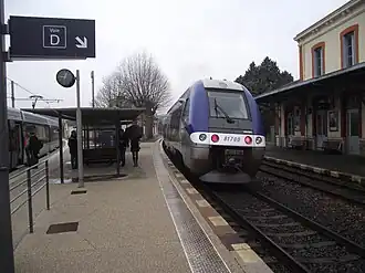 Station met aansluiting tussen TER (regionale trein) en tramtrein naar Lyon