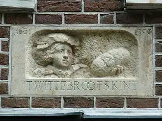 Gevelsteen van 't Wittebrootskint aan de Oudegracht 276