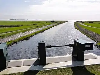 De uitmonding van de Ee in het IJsselmeer bij Tacozijl (2011)