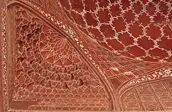 Muqarnas en muurschildering