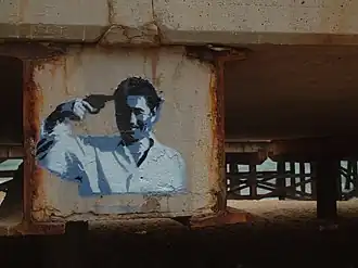 Graffiti in Sant Adrià de Besòs met de Russische-roulettescène uit Sonatine
