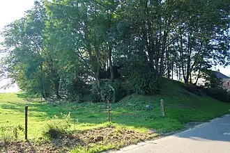 Taluds van vroegere brug van tramlijn 552