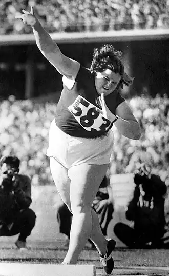 Tamara Tysjkevitsj in actie tijdens de OS van 1956 in Melbourne.