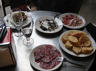 Verschillende soorten tapas in een bar in Barcelona