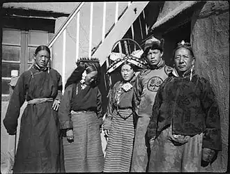 Shime Taring, mevr. Pemba, mej. Taring, Jigme Taring en Taring Radja, 1928