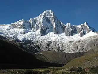 De Taulliraju in het Nationaal park Huascarán