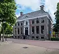 Het voormalige raadhuis van Kollum dat het Riniahuis verving.