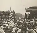 Toenmalig Republikeins vicepresidentskandidaat Theodore Roosevelt tijdens een whistle stop tour voor de presidentsverkiezingen van 1900.