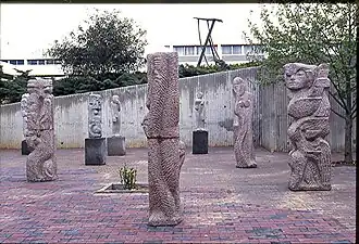 Shlomo Selinger in Tefen Sculpture Garden, Israël