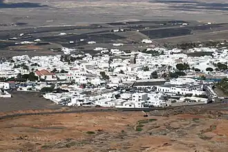 Zicht op het dorp vanaf Castillo de Santa Bárbara