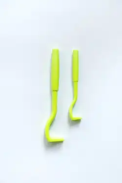 Twee tekentangen, één grote en één kleintje.