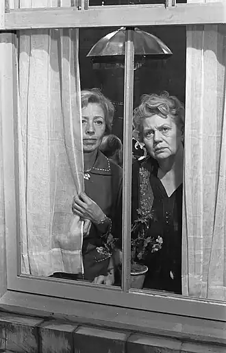 Coba Kelling met Enny Meunier in het televisiespel Een bruid in de morgen