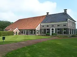 Oldambtster boerderij uit 1876 aan de Borgerweg 4