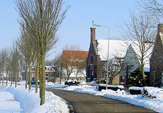 Het Westerein met de voormalige gereformeerde kerk in 2005