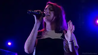 Teske de Schepper tijdens haar concert in Paradiso op 7 april 2017