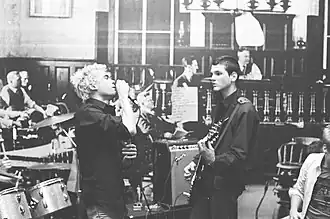 Alec MacKaye en Michael Hampton in 1982